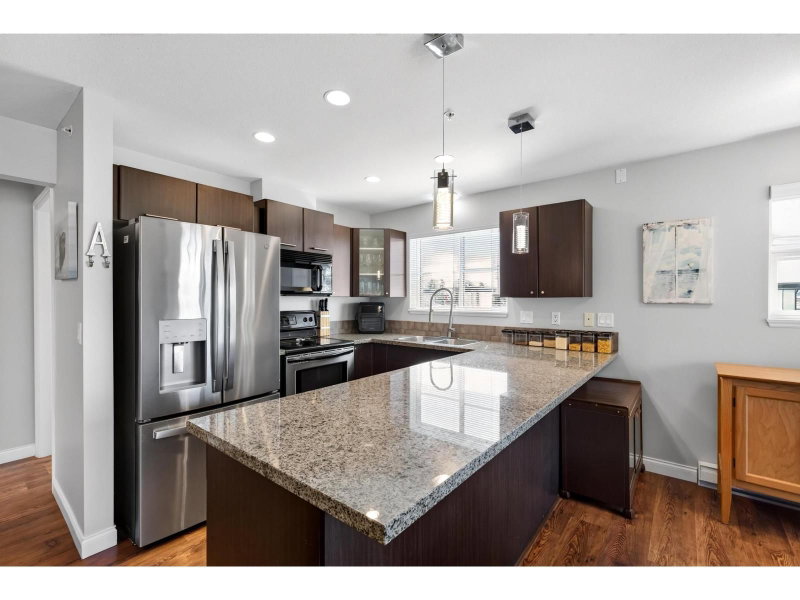 5488 198 Street Langley British Columbia, V3A 1G2 - 2 Bedrooms Condo For Sale