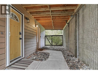 4212 GARDEN GROVE Drive | Burnaby British Columbia | Slide Image Twenty-four