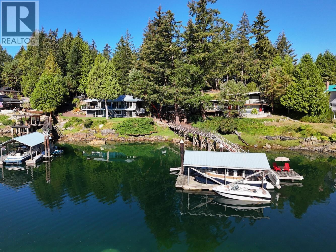 12828 GILDEN Road, Madeira Park, British Columbia V0N 2H1