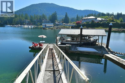 12828 GILDEN Road | Madeira Park British Columbia | Slide Image Twelve