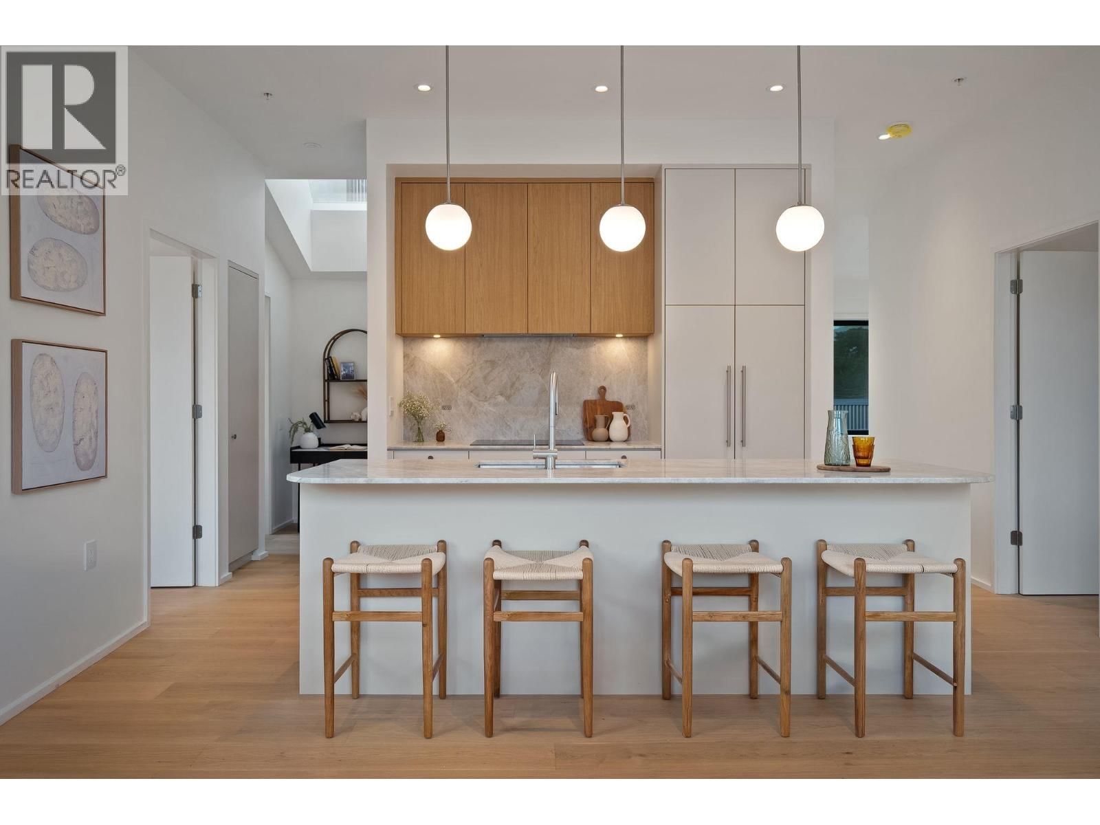 166 38TH Avenue, Vancouver, British Columbia V5W 1H1