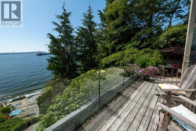4052 MARINE Drive | West Vancouver British Columbia | Slide Image Seventeen