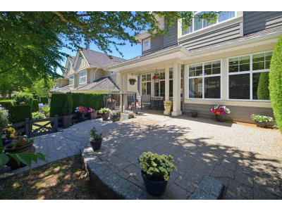 15500 ROSEMARY HEIGHTS Crescent | Surrey British Columbia | Slide Image Thirty