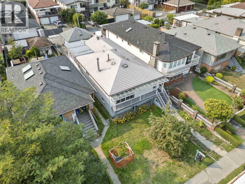 6777 KERR Street Vancouver British Columbia, V5S 3C7 - 6 Bedrooms Home For Sale