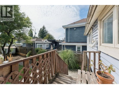 614 19TH Avenue | Vancouver British Columbia | Slide Image Seventeen