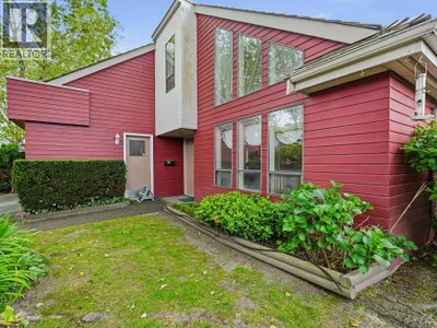 9144 EVANCIO Crescent | Richmond British Columbia | Slide Image Five