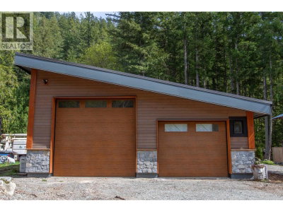3070 MIDNIGHT Way | Squamish British Columbia | Slide Image Fourteen