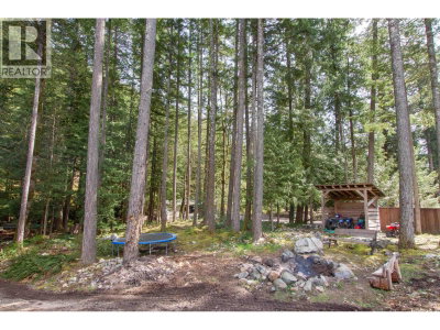 3070 MIDNIGHT Way | Squamish British Columbia | Slide Image Thirty-four