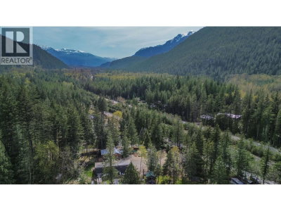3070 MIDNIGHT Way | Squamish British Columbia | Slide Image Thirty-seven