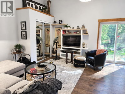 3070 MIDNIGHT Way | Squamish British Columbia | Slide Image Nine