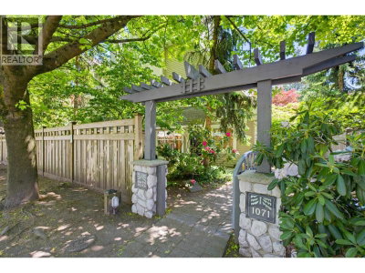 1071 LYNN VALLEY Road | North Vancouver British Columbia | Slide Image Thirty