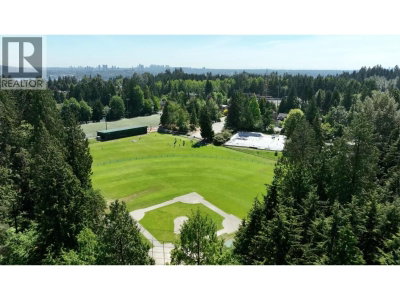 1071 LYNN VALLEY Road | North Vancouver British Columbia | Slide Image Thirty-three