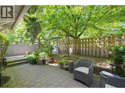 1071 LYNN VALLEY Road | North Vancouver British Columbia | Slide Image Four