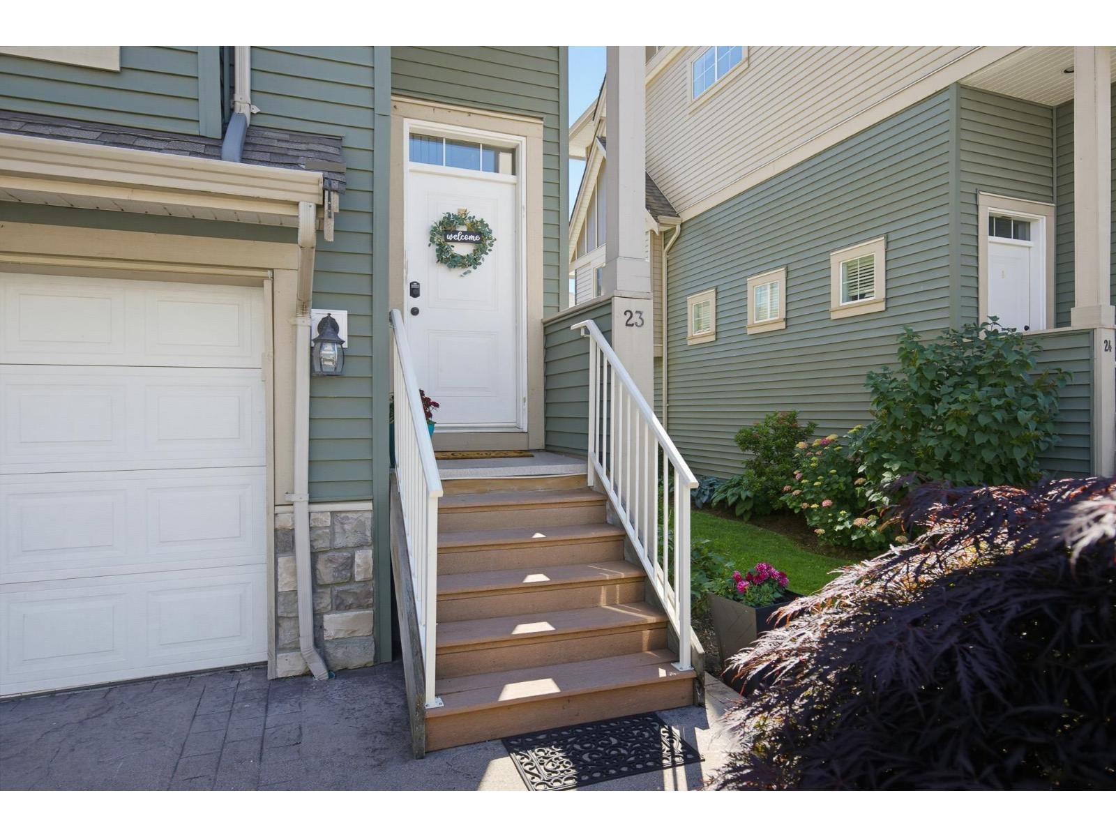 6498 SOUTHDOWNE Place, Chilliwack, British Columbia V2R 0K3