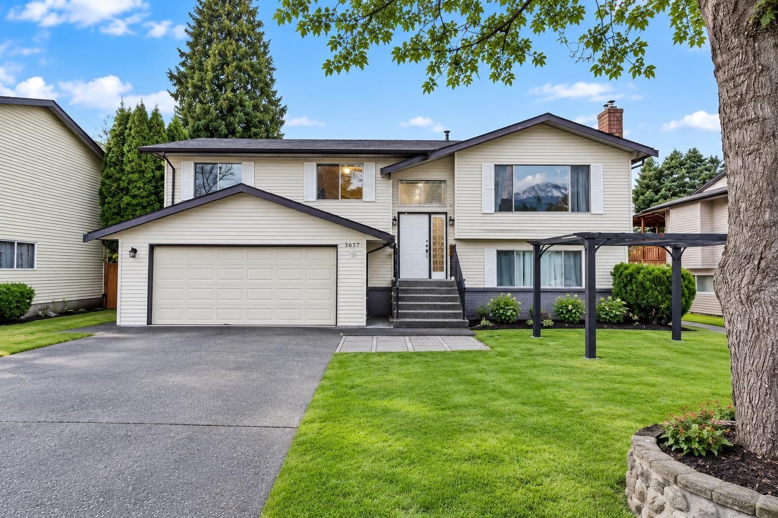 3657 PERTH Street, Abbotsford, British Columbia V2S 7A7
