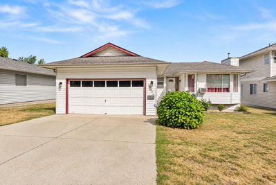 33554 MCCALLUM Place | Abbotsford British Columbia | Slide Image Two