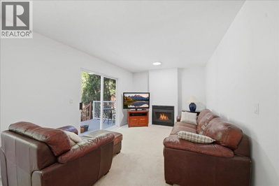 1594 PLATEAU Crescent | Coquitlam British Columbia | Slide Image Thirteen