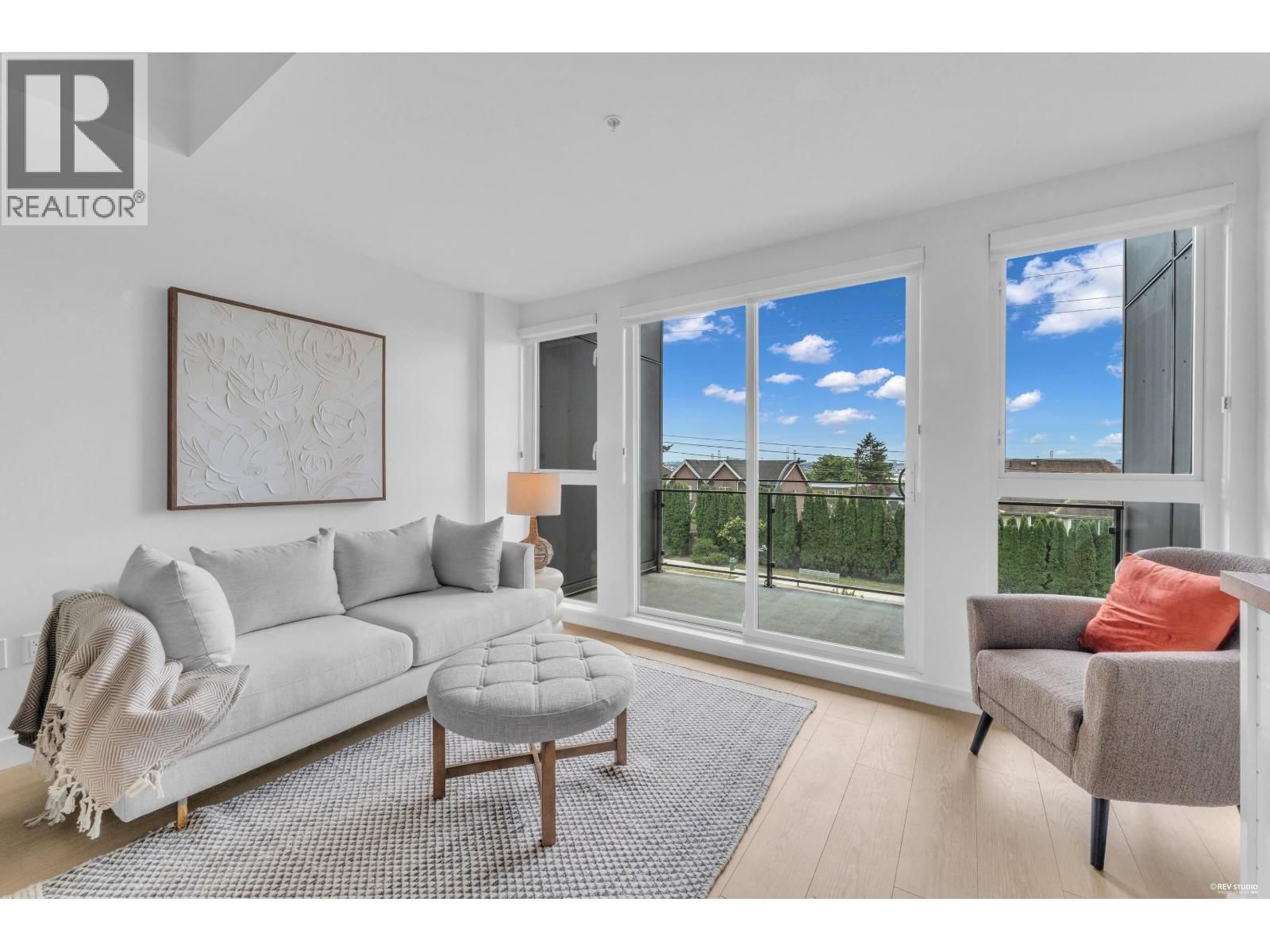 422 3RD Street, North Vancouver, British Columbia V7L 0K1