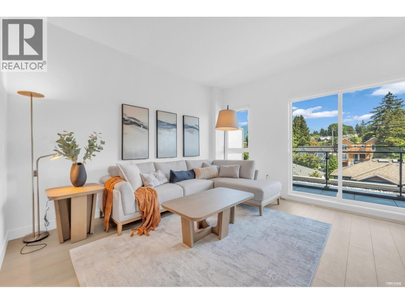 422 3RD Street North Vancouver British Columbia, V7L 0K1 - 3 Bedrooms Condo For Sale