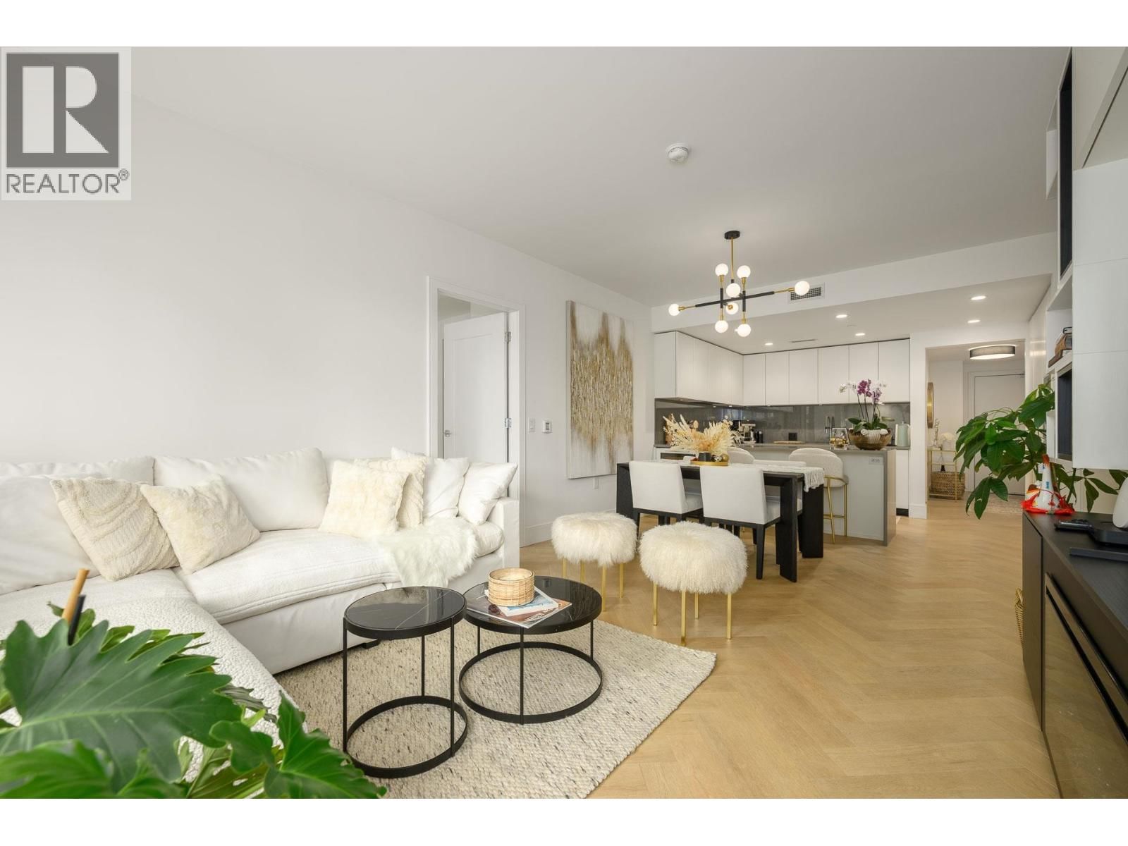 4675 CAMBIE Street, Vancouver, British Columbia V5Z 0J7