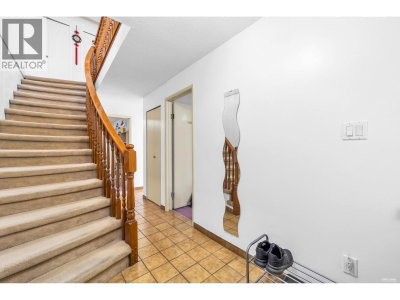 415 GOYER Court | Coquitlam British Columbia | Slide Image Eighteen