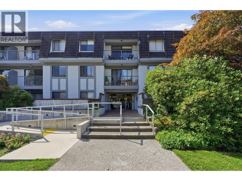 275 2ND Street North Vancouver British Columbia, V7M 1C9 - 2 Bedrooms Condo For Sale