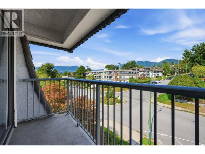 275 2ND Street | North Vancouver British Columbia | Slide Image Ten