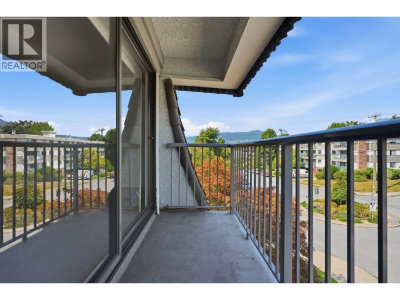 275 2ND Street | North Vancouver British Columbia | Slide Image Eleven