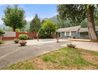 555 GLENAIRE Drive | Hope British Columbia | Slide Image Seven