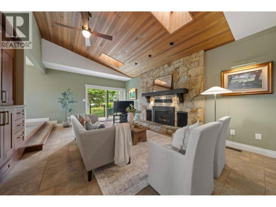 11 ELSDON Bay | Port Moody British Columbia | Slide Image Nine