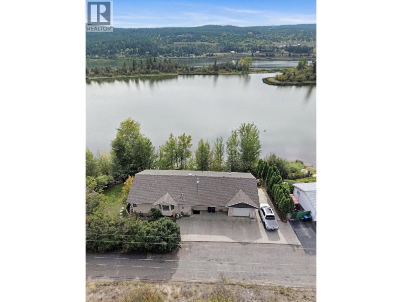 1555 DUNCAN Road Williams Lake British Columbia, V2G 5K5 - 5 Bedrooms Waterfront Home For sale