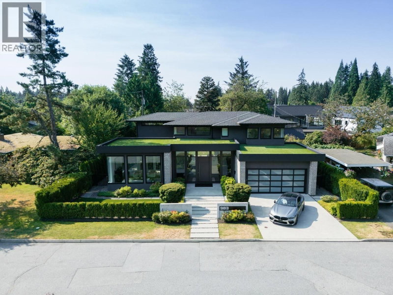983 TUDOR Avenue North Vancouver British Columbia, V7R 1X6 - 4 Bedrooms Home For Sale