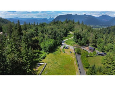 6428 HYFIELD Road | Abbotsford British Columbia | Slide Image Four
