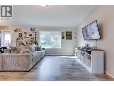 8369 CANTLE Drive | Prince George British Columbia | Slide Image Five