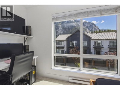 1329 HALYARD Place | Squamish British Columbia | Slide Image Fifteen