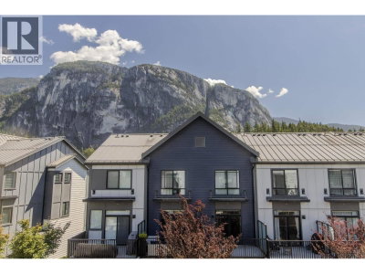 1329 HALYARD Place | Squamish British Columbia | Slide Image Sixteen