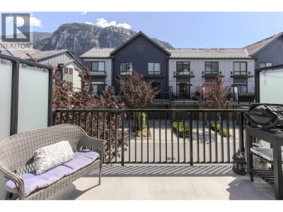 1329 HALYARD Place | Squamish British Columbia | Slide Image Nine