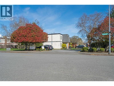 10840 SPRINGMONT Drive | Richmond British Columbia | Slide Image Thirty-three