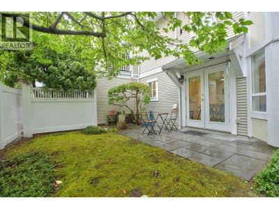 6577 SOUTHOAKS Crescent | Burnaby British Columbia | Slide Image Eighteen