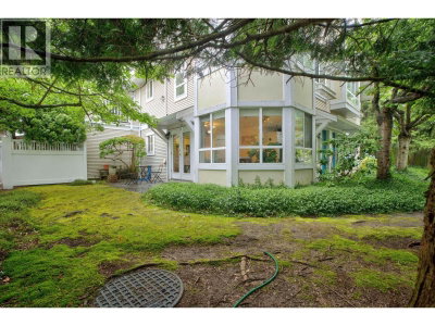 6577 SOUTHOAKS Crescent | Burnaby British Columbia | Slide Image Twenty-one