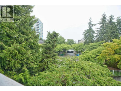 6577 SOUTHOAKS Crescent | Burnaby British Columbia | Slide Image Thirty-five