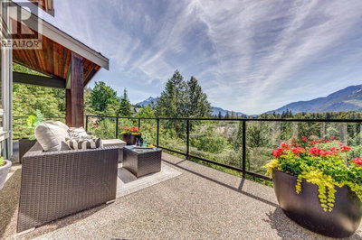 41155 ROCKRIDGE Place | Squamish British Columbia | Slide Image Fifteen