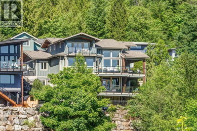 41155 ROCKRIDGE Place | Squamish British Columbia | Slide Image Forty