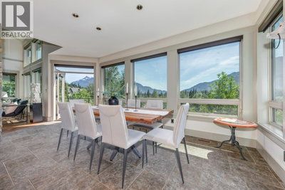 41155 ROCKRIDGE Place | Squamish British Columbia | Slide Image Six