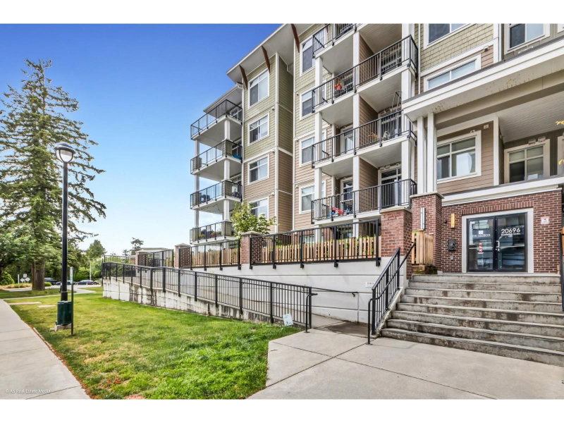 20696 EASTLEIGH Crescent Langley British Columbia, V3A 0M3 - 3 Bedrooms Condo For Sale