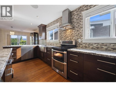 8200 BURNFIELD Crescent | Burnaby British Columbia | Slide Image Fifteen