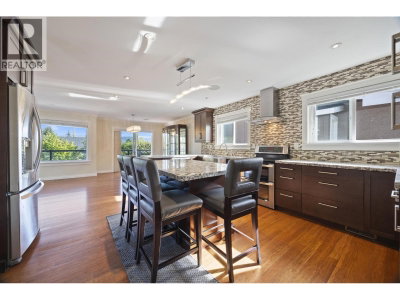 8200 BURNFIELD Crescent | Burnaby British Columbia | Slide Image Eight