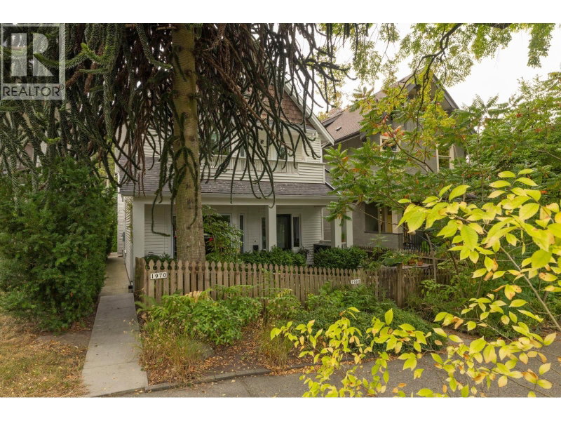 1970 6TH Avenue Vancouver British Columbia, V5N 1P7 - 3 Bedrooms Condo For Sale