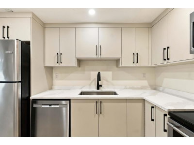 1322 MARTIN Street | White Rock British Columbia | Slide Image Six