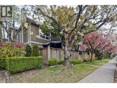 848 16TH Street | North Vancouver British Columbia | Slide Image Six